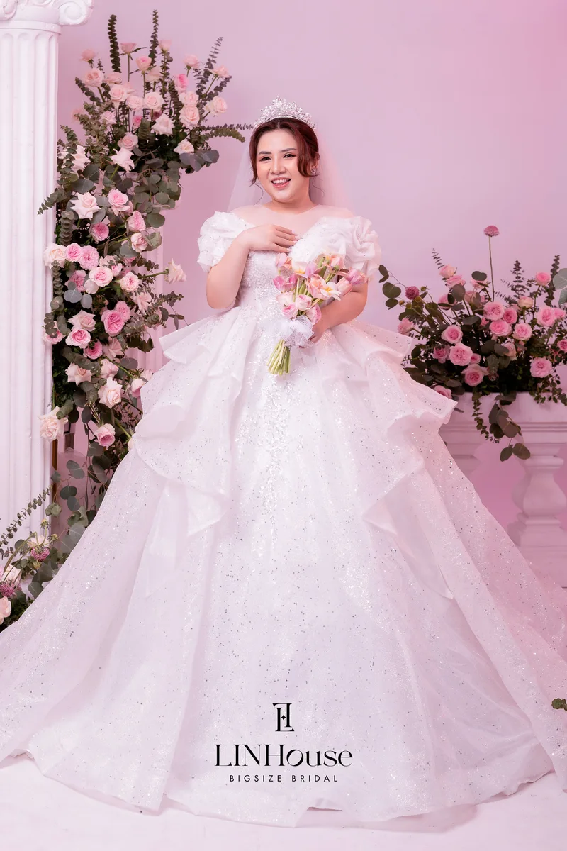 AURELIA - Sparkling Ball Gown