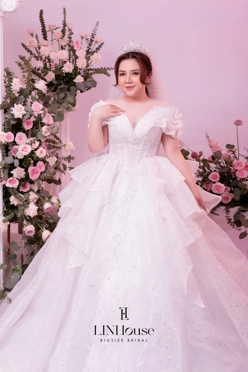 AURELIA - Sparkling Ball Gown