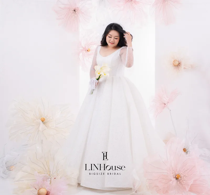 SOLENE - Sparkling Ball Gown