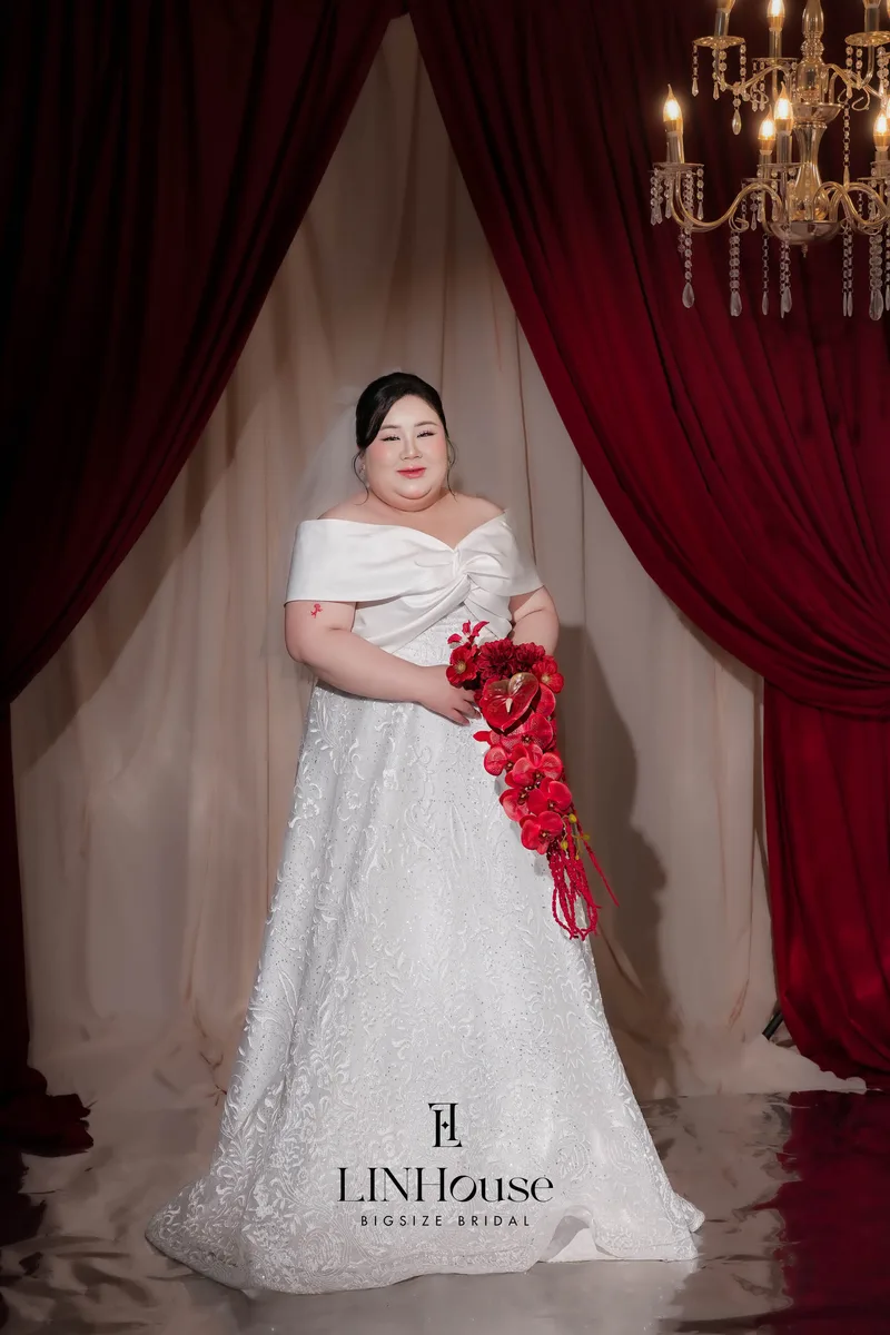 ODELIA - Sparkling, Satin A-Line