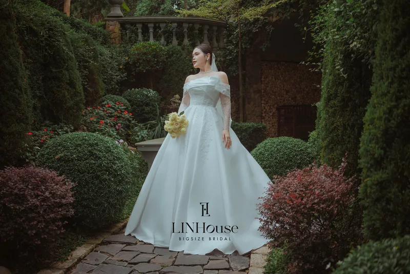 AVIRA - Lace, Satin Ball Gown