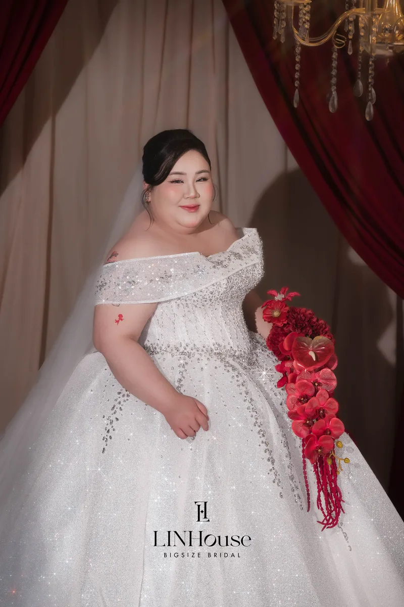 ELVIA - Kim Tuyến Bồng Xoè