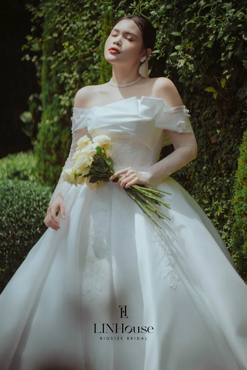 AVIRA - Lace, Satin Ball Gown