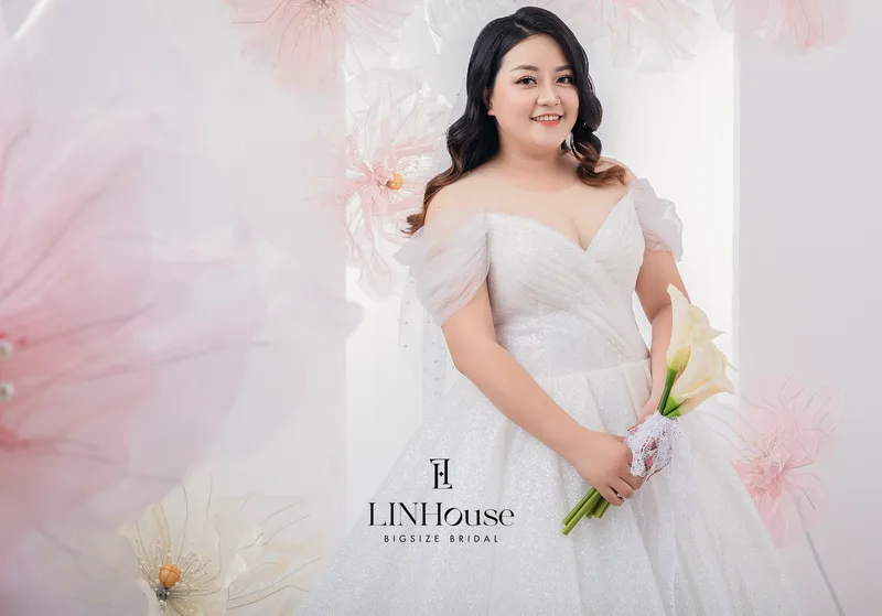 ADELINE - Kim Tuyến Bồng Xoè