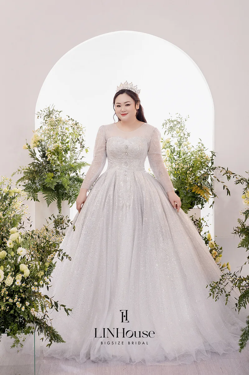 SOLÉA - Sparkling Ball Gown