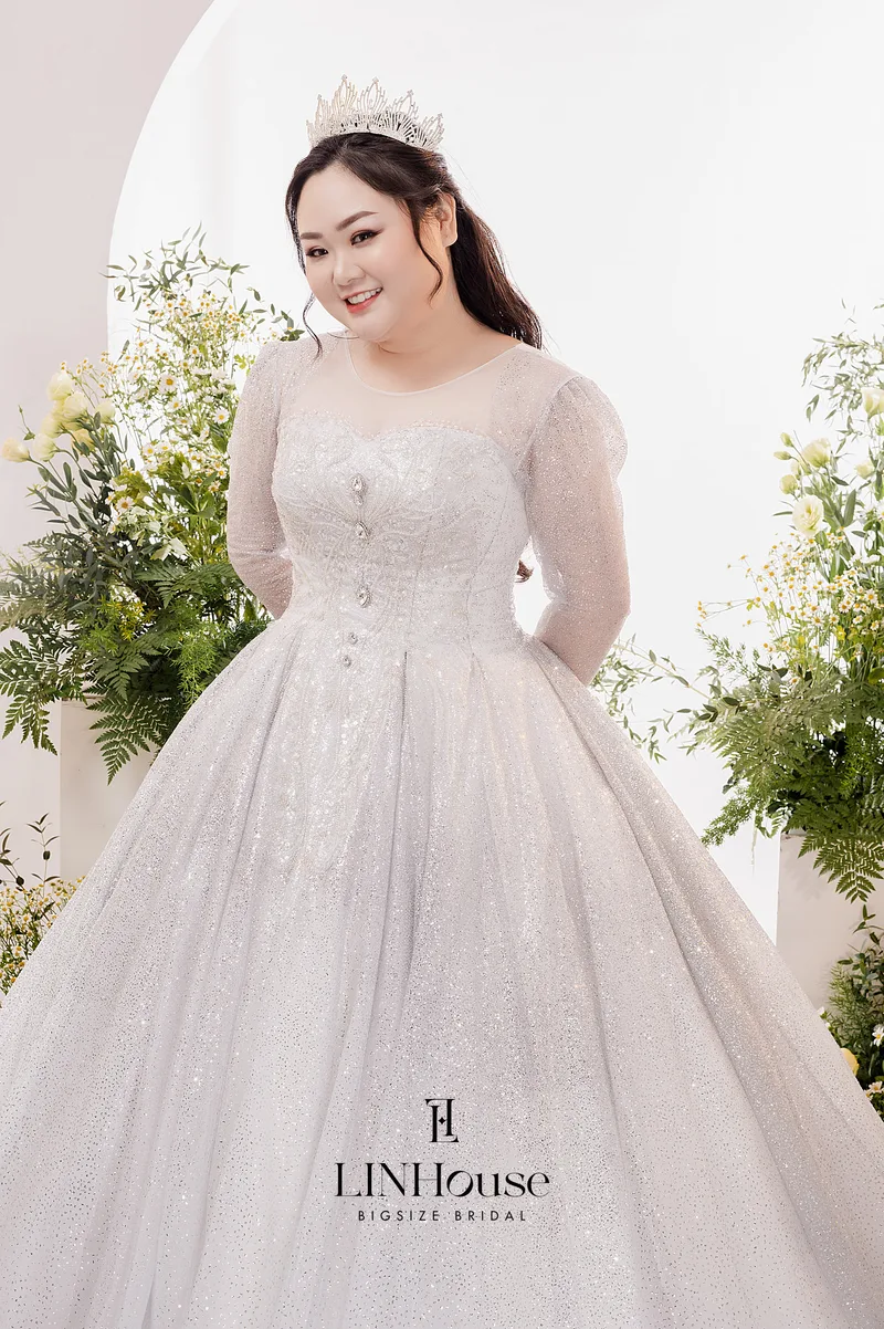 SOLÉA - Sparkling Ball Gown