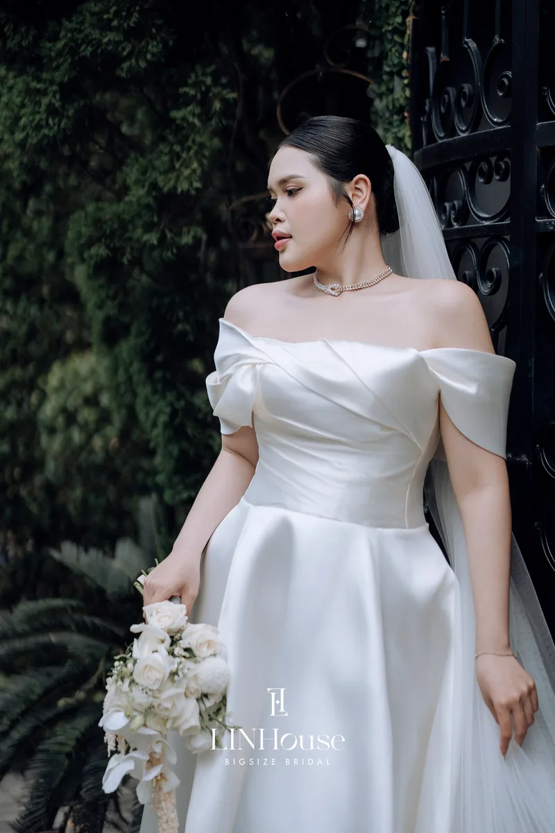 ADELIS - Satin A-Line