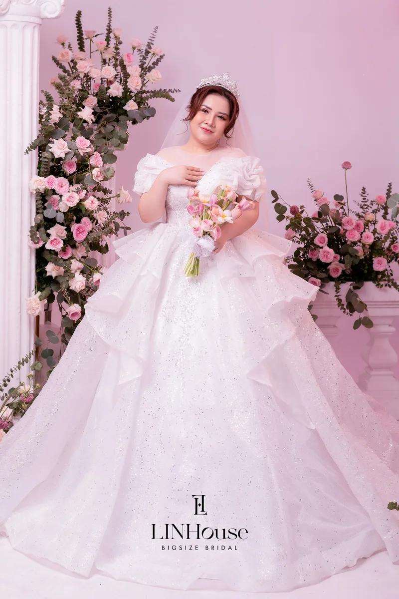 AURELIA - Sparkling Ball Gown