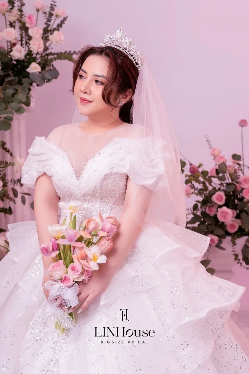 AURELIA - Sparkling Ball Gown