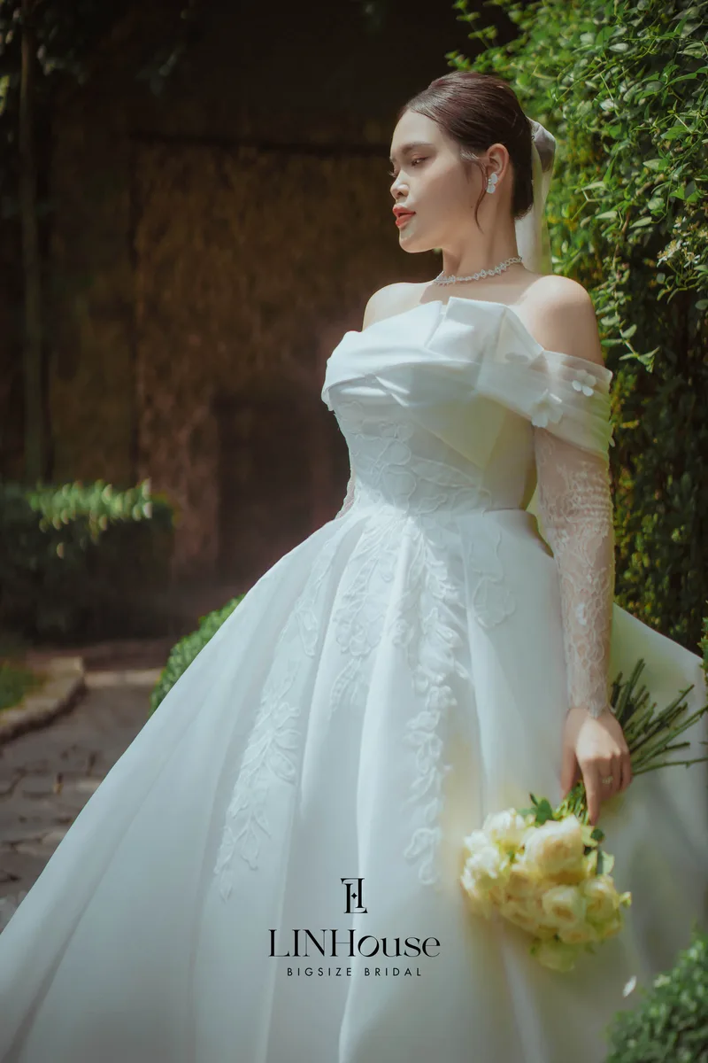AVIRA - Lace, Satin Ball Gown