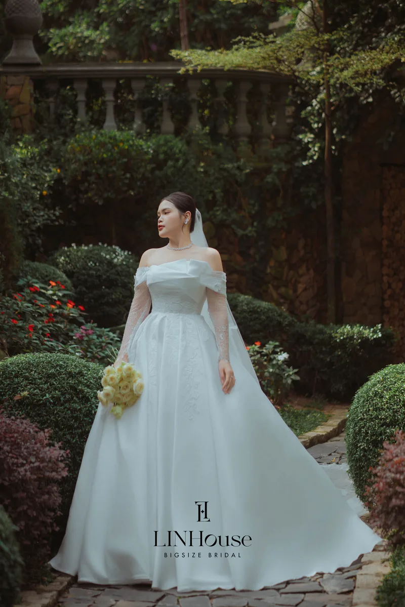 AVIRA - Lace, Satin Ball Gown