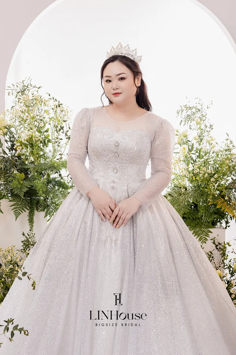 SOLÉA - Sparkling Ball Gown