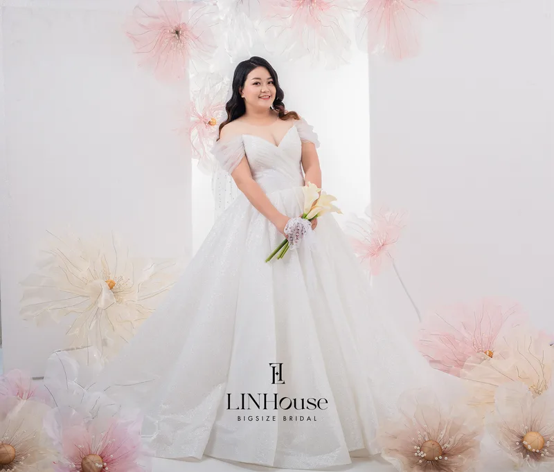 ADELINE - Kim Tuyến Bồng Xoè