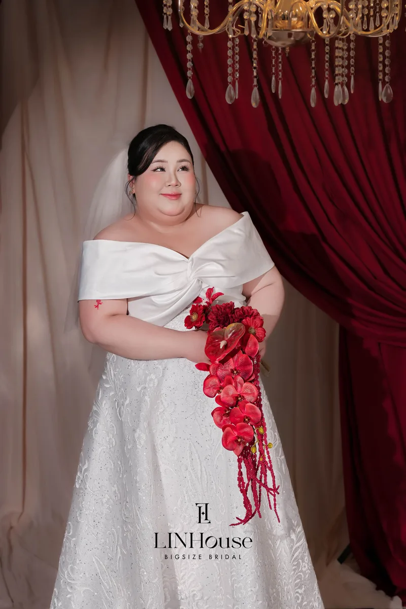 ODELIA - Kim Tuyến, Satin Dáng A