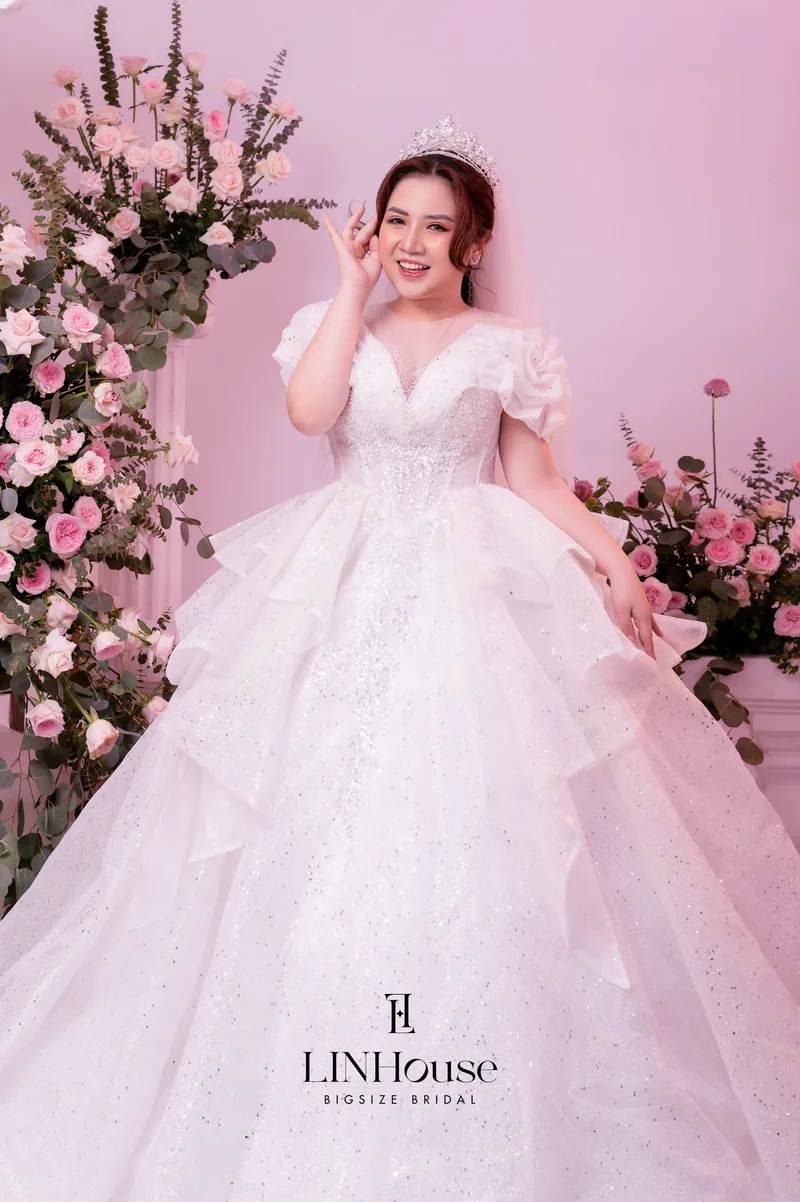 AURELIA - Sparkling Ball Gown