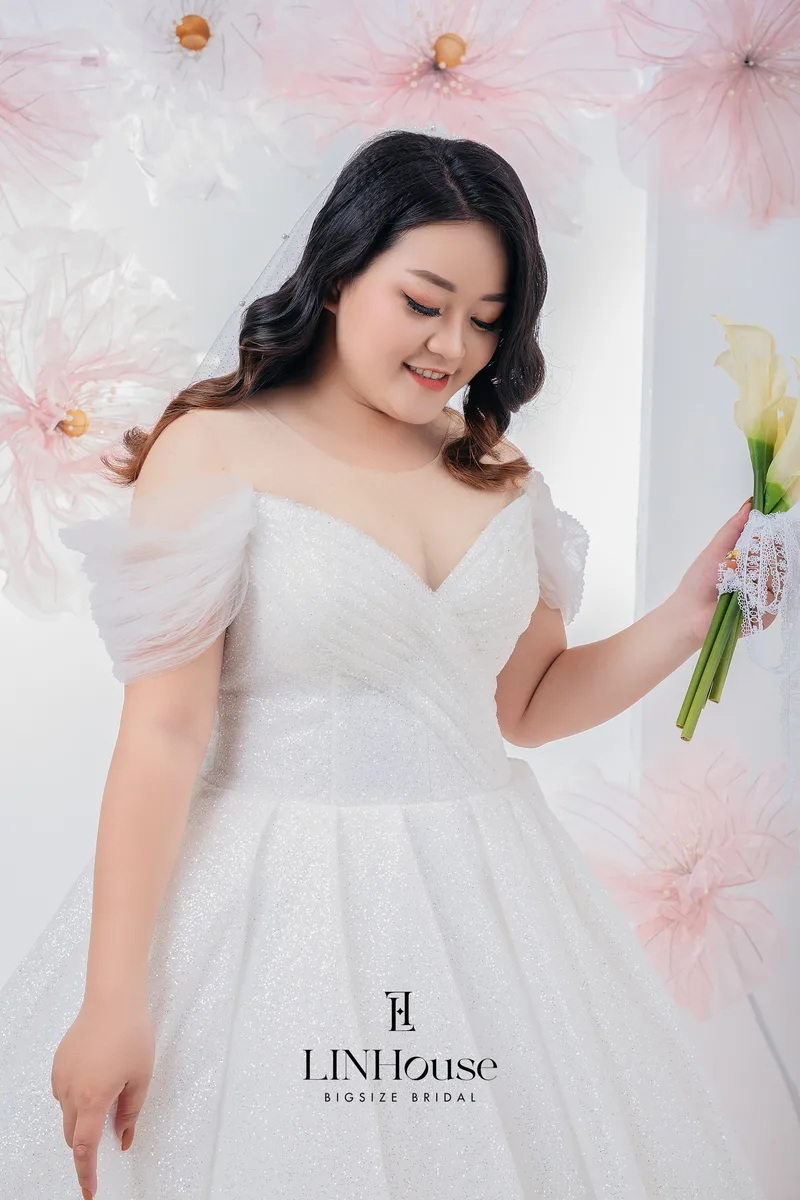 ADELINE - Kim Tuyến Bồng Xoè