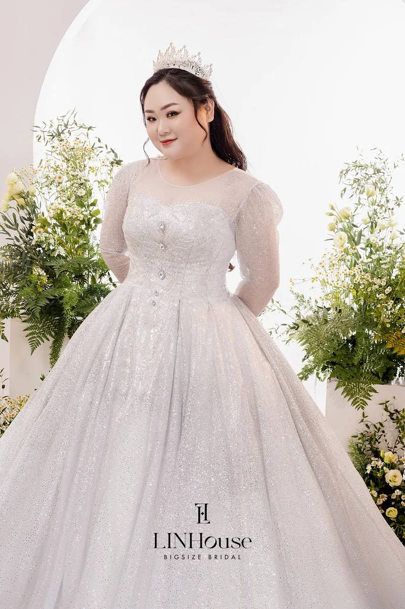 SOLÉA - Sparkling Ball Gown